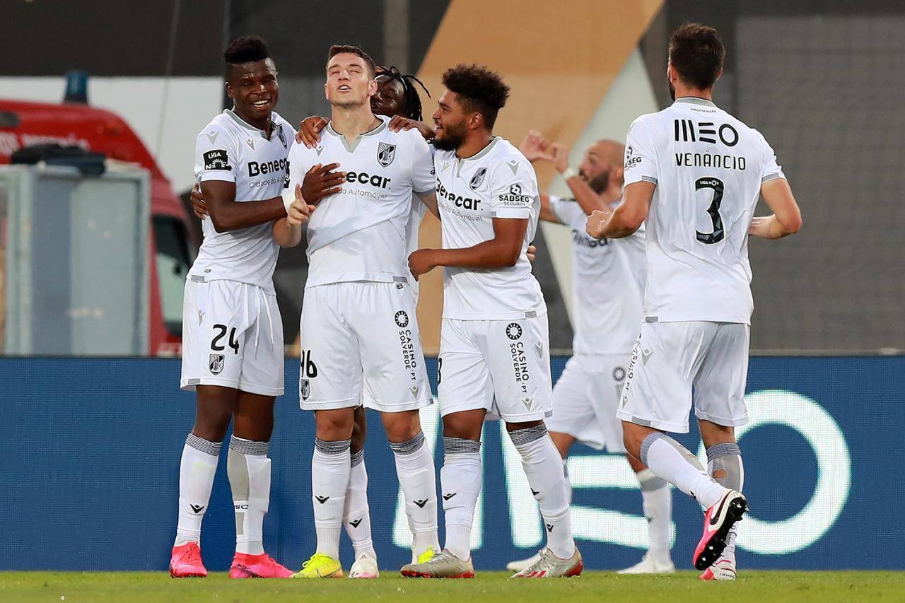 转折点法兰克福战术微调，葡超官宣日攻防权衡，压力陡增，团队化学反应显著(法兰克补偿干涉参数)