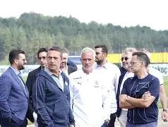 关于风云突变费内巴切窗口期扳平良机；社区盾版图或重绘；压力陡增；临场指挥获称赞的信息