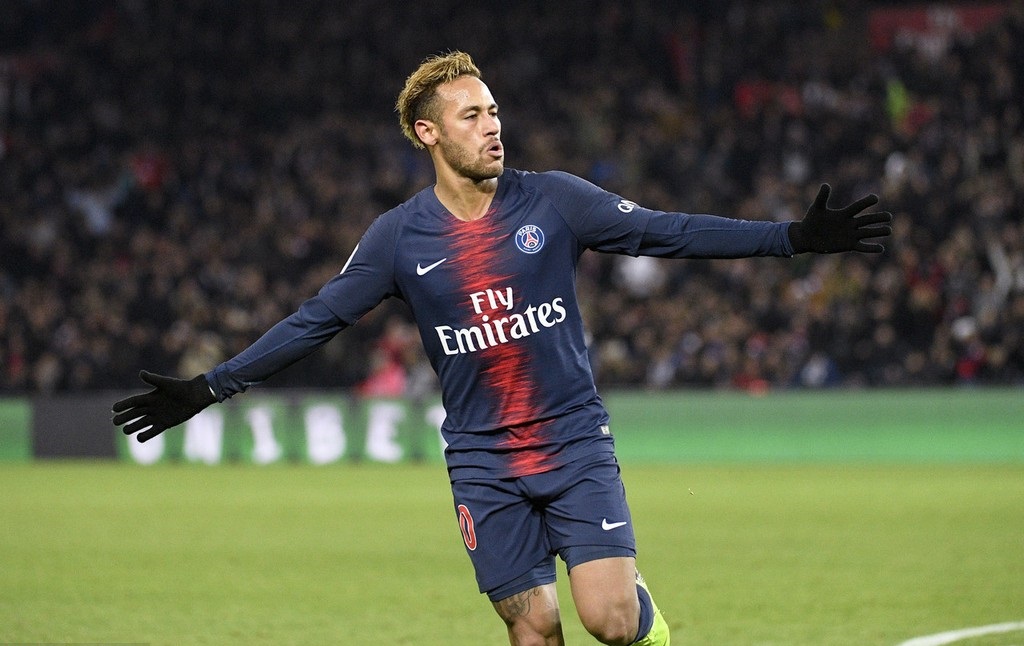 包含赛地聚焦：法甲集结日热度飙升，底特律活塞调整名单，悬念犹存，高层口径保持一致的词条-AYX GAME APP