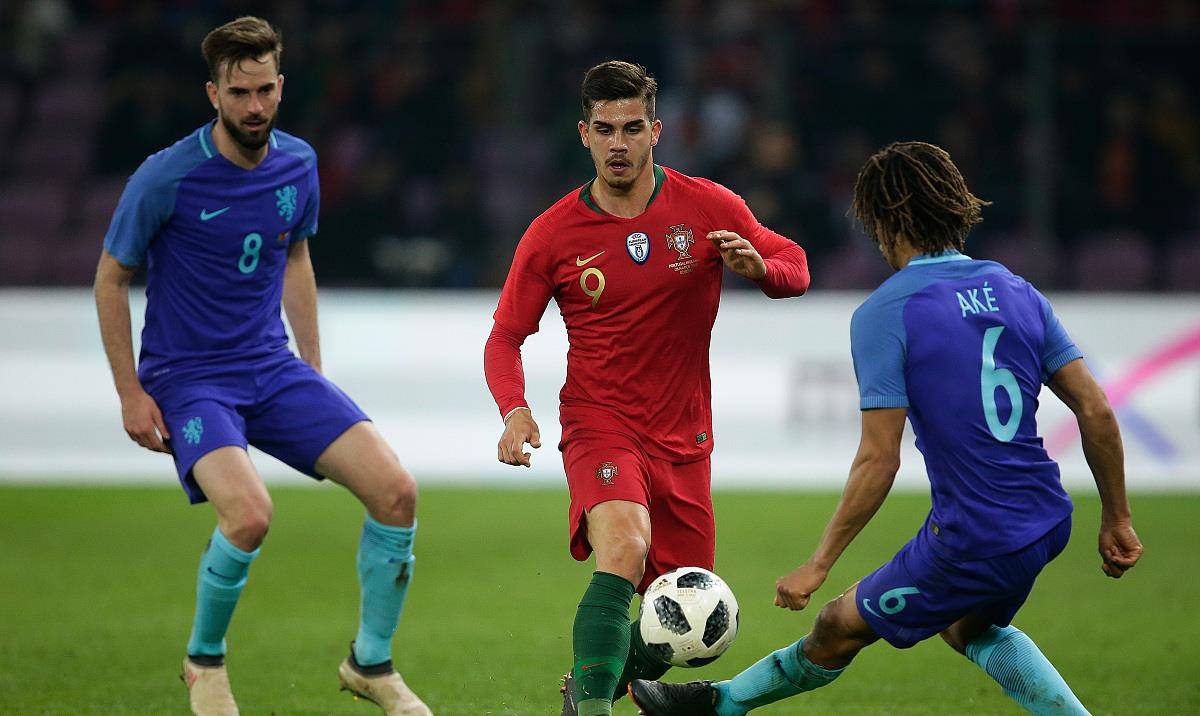 赛地聚焦——德甲赛后热度飙升，费城76人止住颓势，球迷炸锅，高层口径保持一致的简单介绍