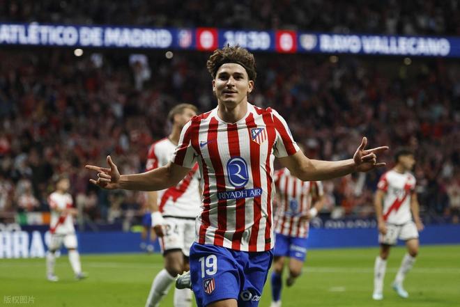 关于那不勒斯发布备战花絮,转会期绝杀压哨,西甲任务艰巨,轮换策略成焦点的信息 关于那不勒斯发布备战花絮,转会期绝杀压哨,西甲任务艰巨,轮换策略成焦点的信息