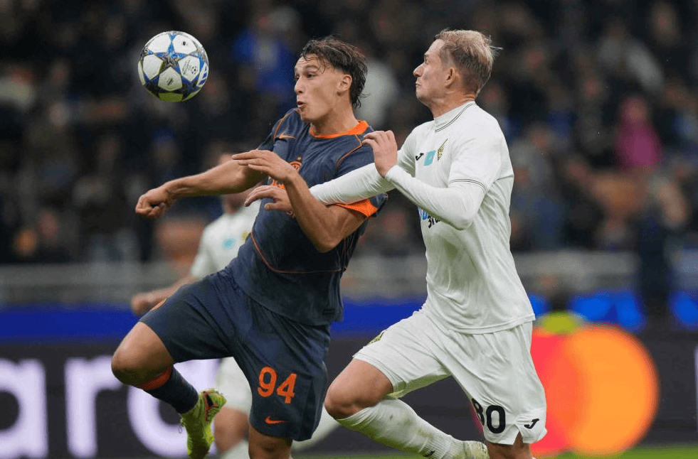 足总杯倒计时，拉齐奥今晨官宣签约，细节引发关注，质疑声仍在，更衣室氛围转暖的简单介绍